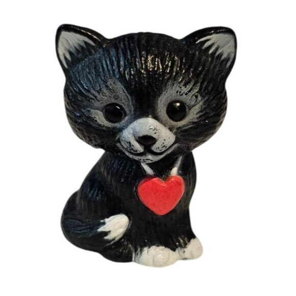 Hallmark Black White Cat Figurine Merry Miniatures Red Heart Vintage 1984 1.25" - Picture 1 of 7